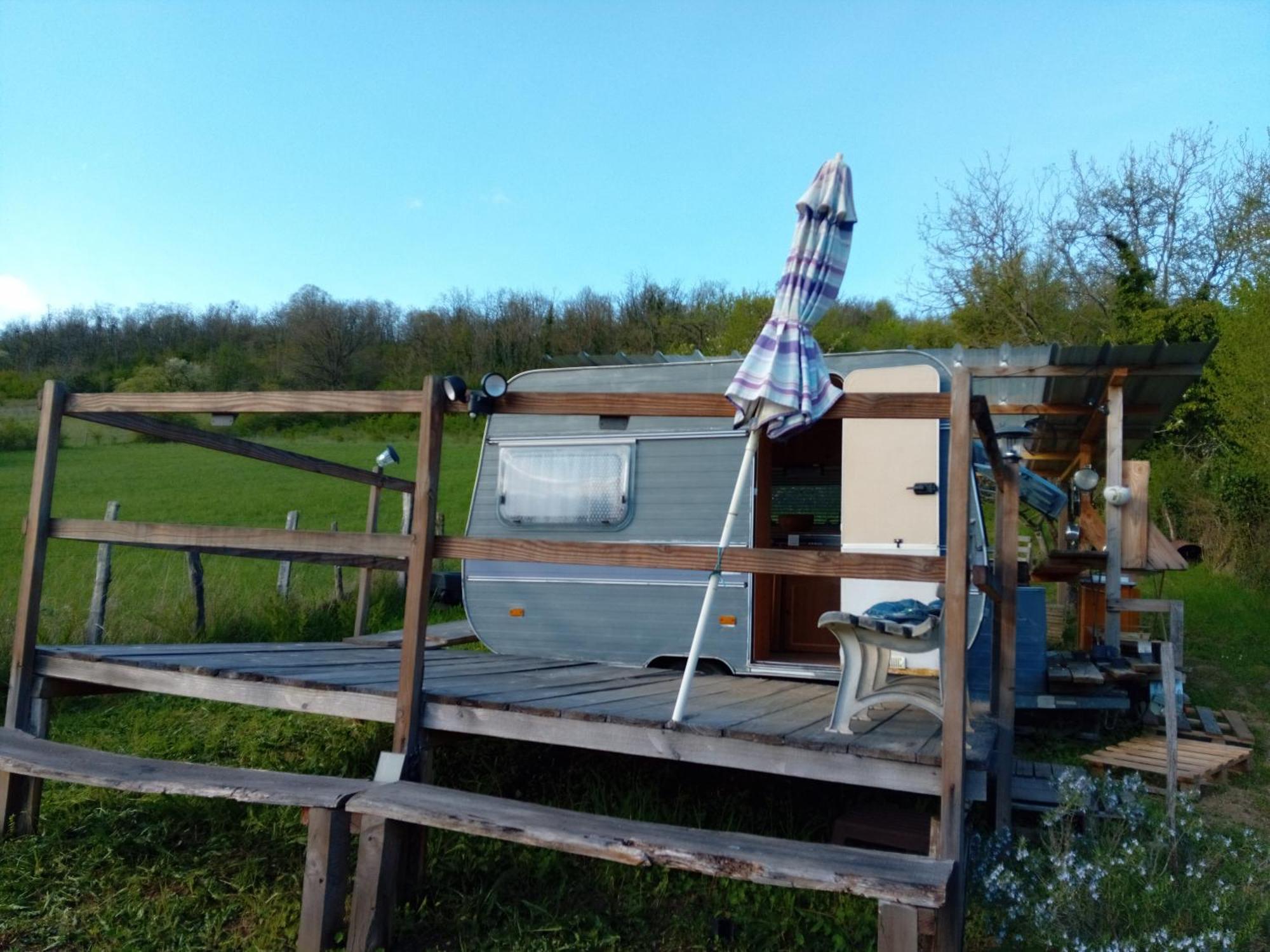 Campingfiz Varzy Buitenkant foto
